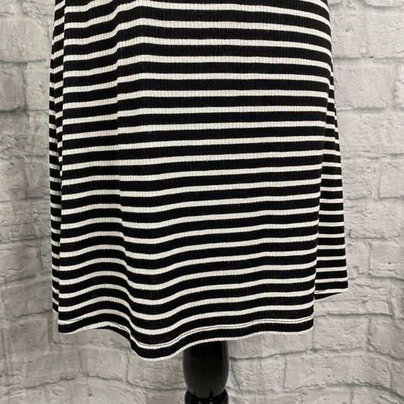 Stiletto’s mock turtleneck short sleeve ribbed stripe B&W mini dress sz M - Picture 2 of 11